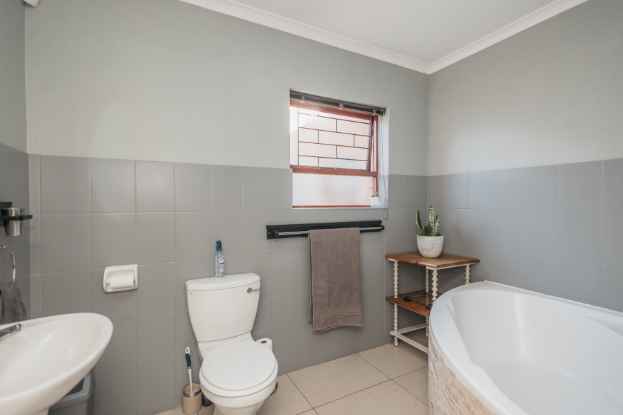 2 Bedroom Property for Sale in Windsor Park Western Cape